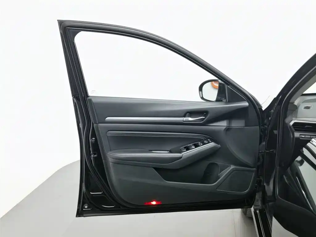 NISSAN TEANA 2021