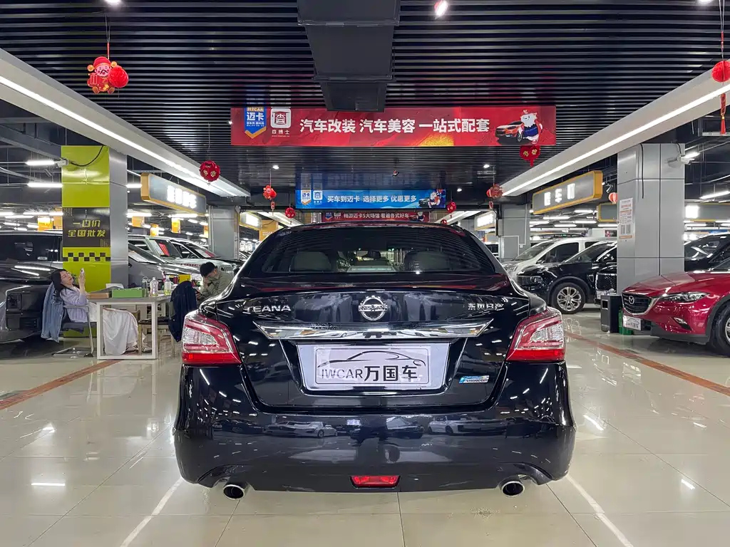 NISSAN TEANA 2015