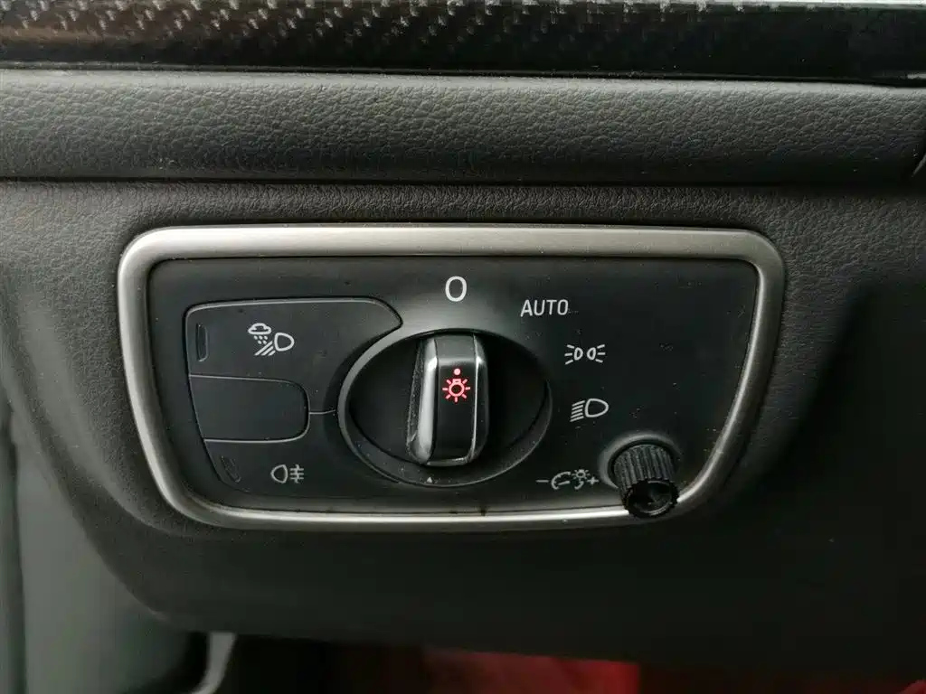 AUDI A6L 2018