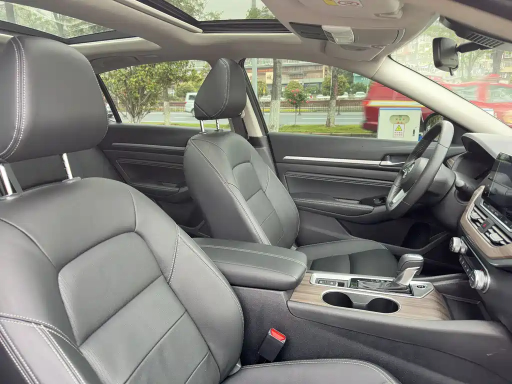 NISSAN TEANA 2022