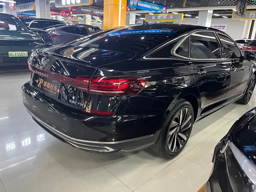 VOLKSWAGEN PASSAT 2022