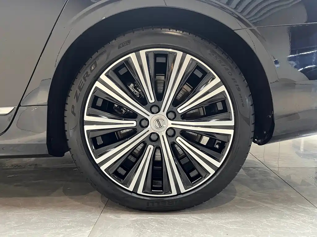 VOLVO S90 2022