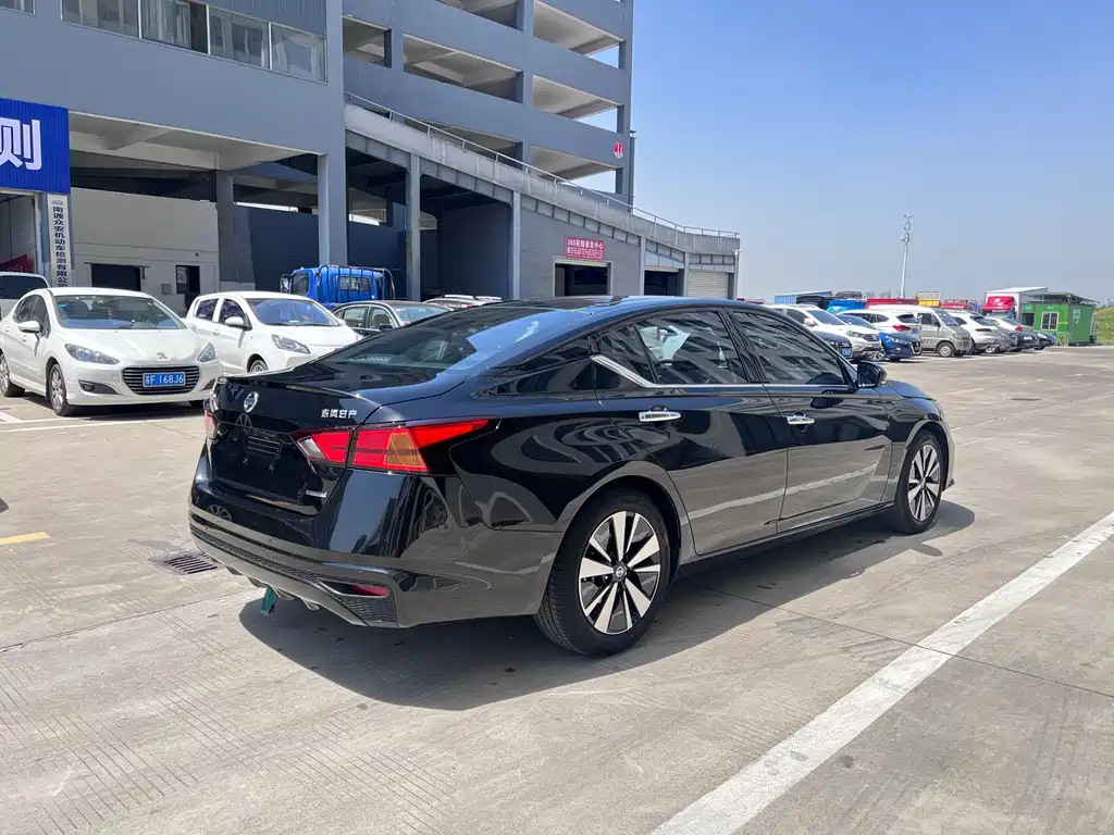 NISSAN TEANA 2021
