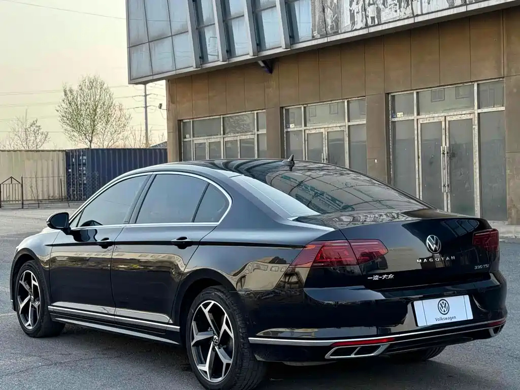 VOLKSWAGEN MAGOTAN 2023