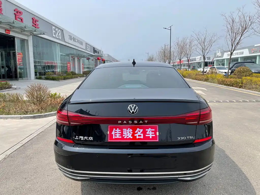 VOLKSWAGEN PASSAT 2022