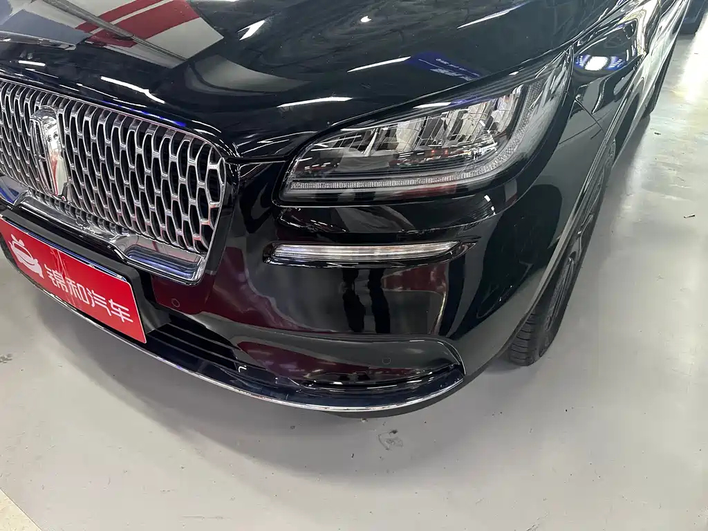 LINCOLN ADVENTURER 2022
