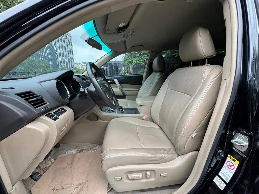 TOYOTA HIGHLANDER 2010