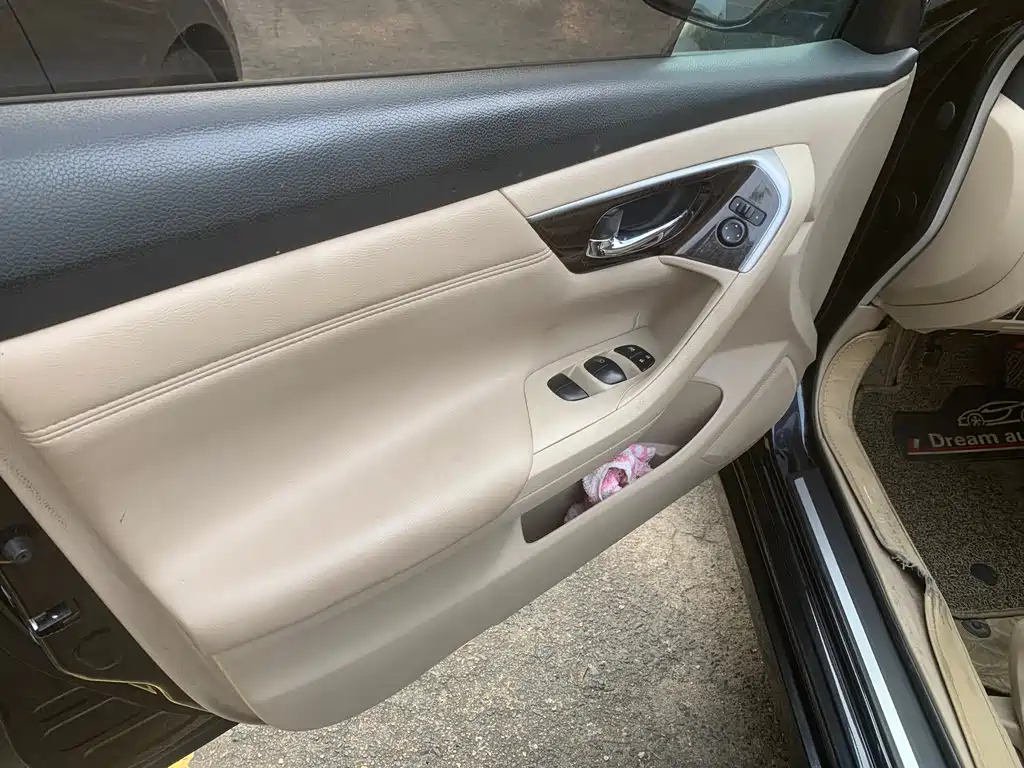 NISSAN TEANA 2016