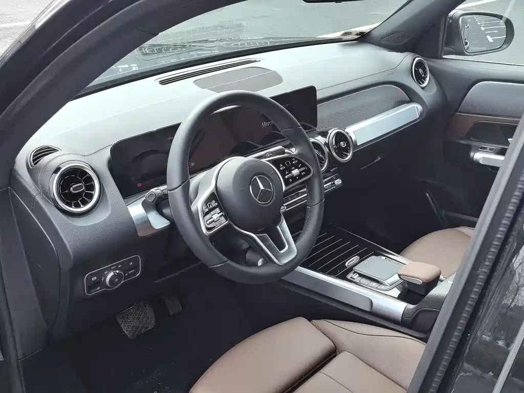 MERCEDES BENZ GLB 2024