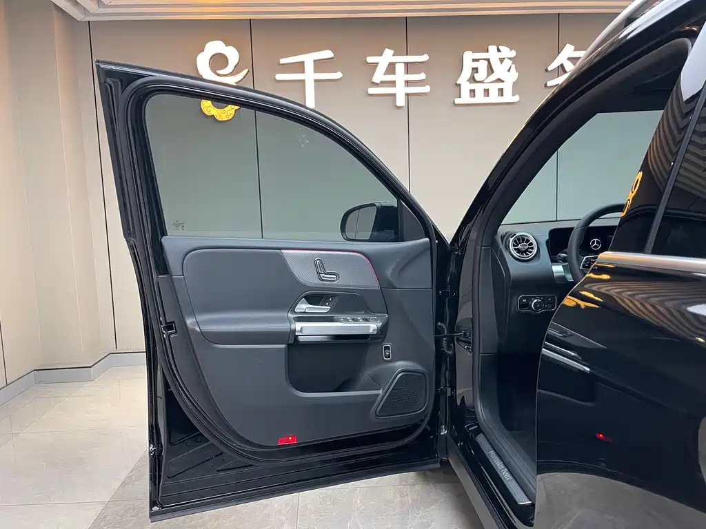 MERCEDES BENZ GLB 2023