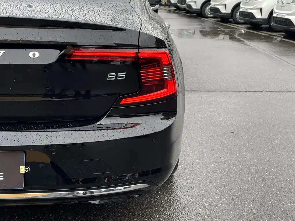 VOLVO S90 2021