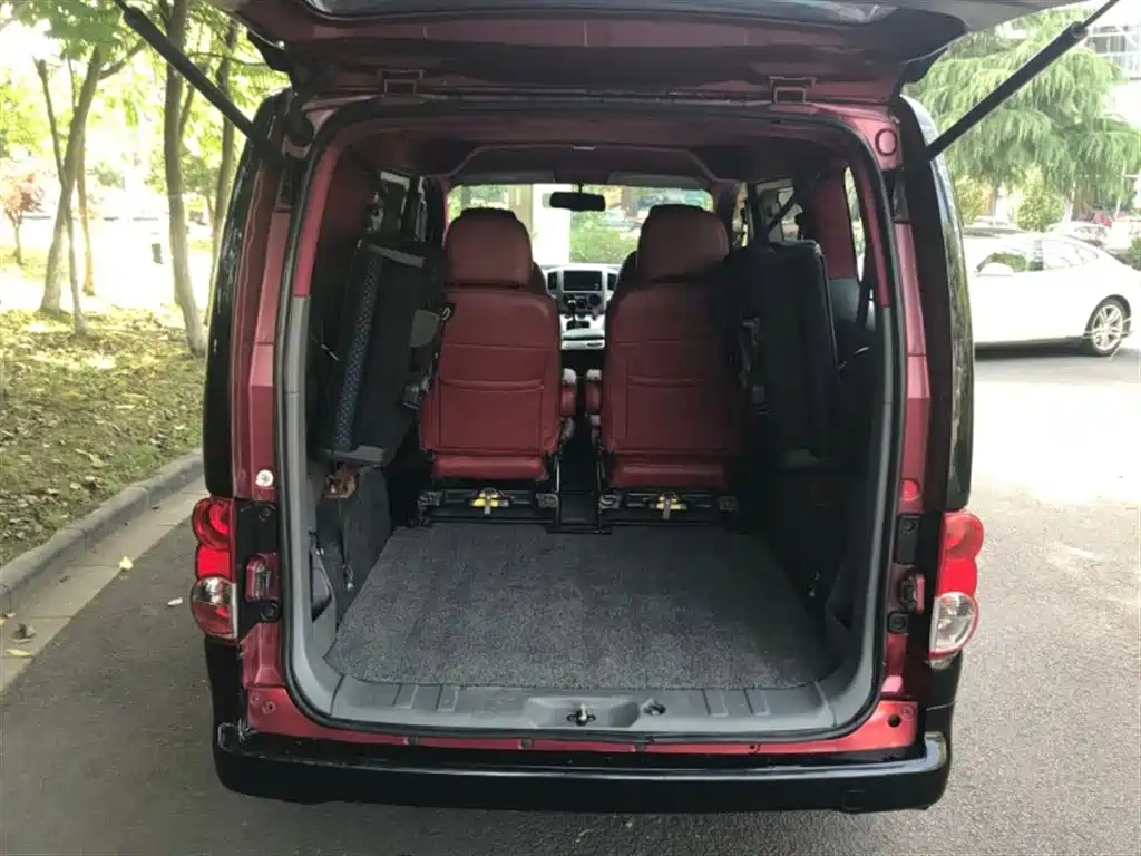 NISSAN NV200 2012