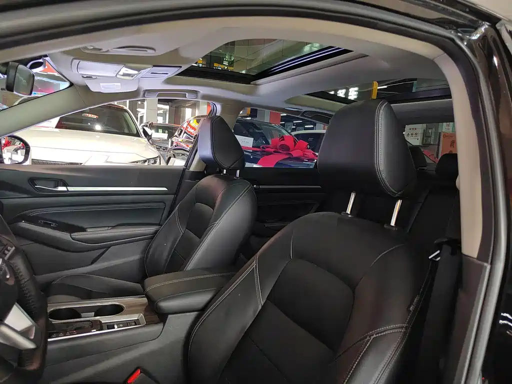 NISSAN TEANA 2022