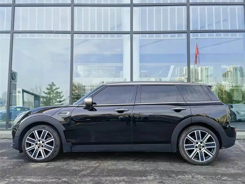 MINI CLUBMAN 2022