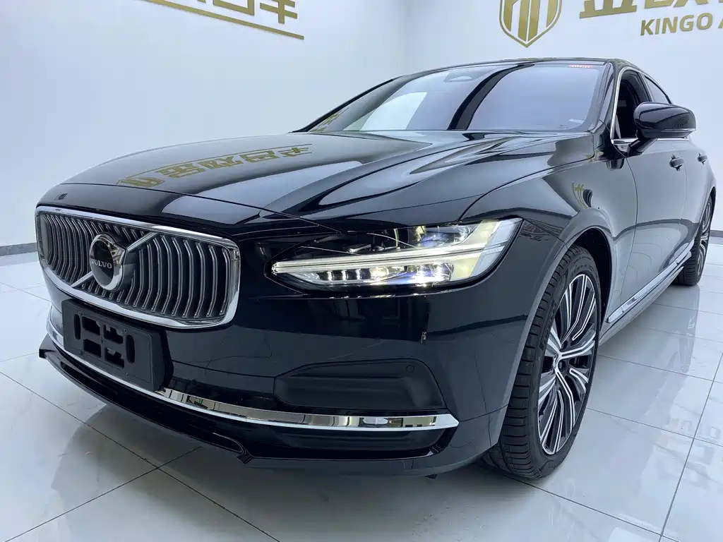 VOLVO S90 2023