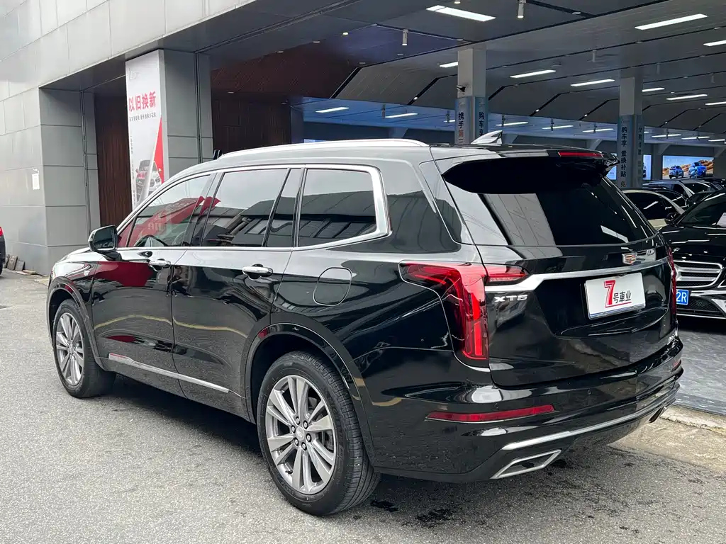 CADILLAC XT6 2021