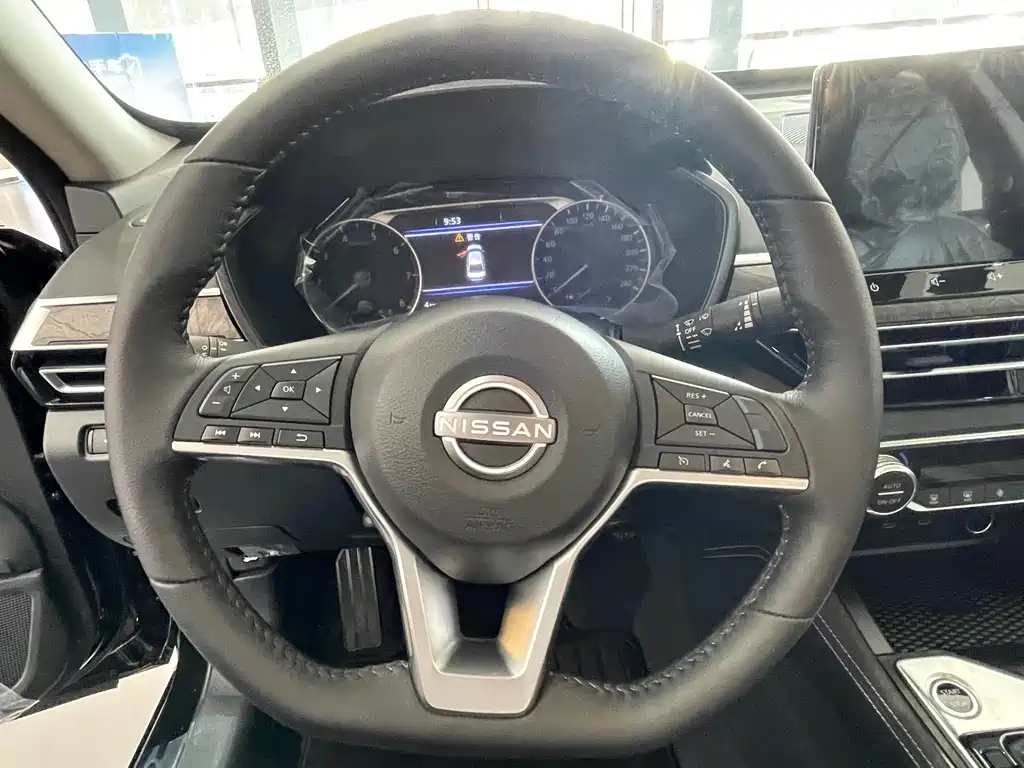 NISSAN TEANA 2024