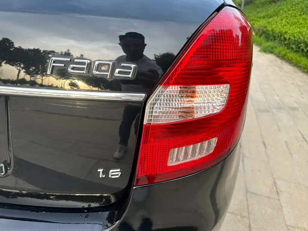 SKODA FASCIA 2009