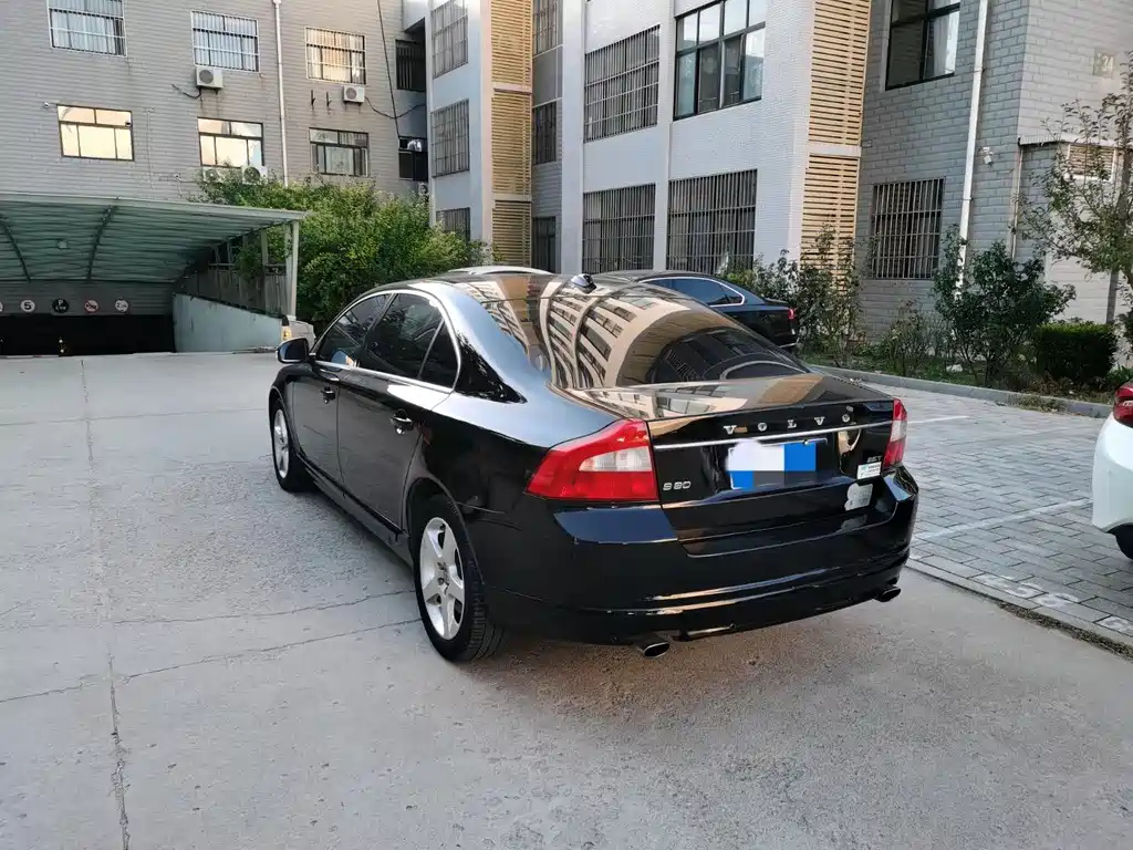 VOLVO S80L 2009