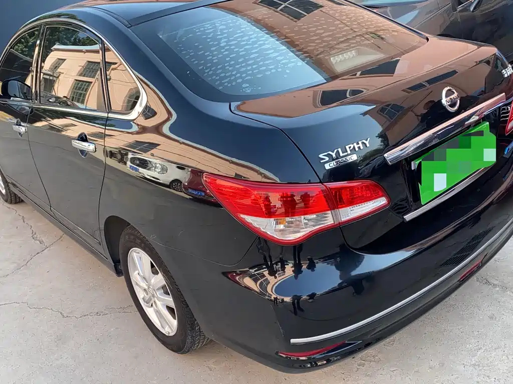 NISSAN SYLPHY 2018