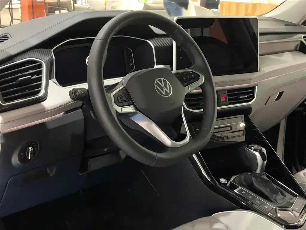 VOLKSWAGEN TAYRON 2023