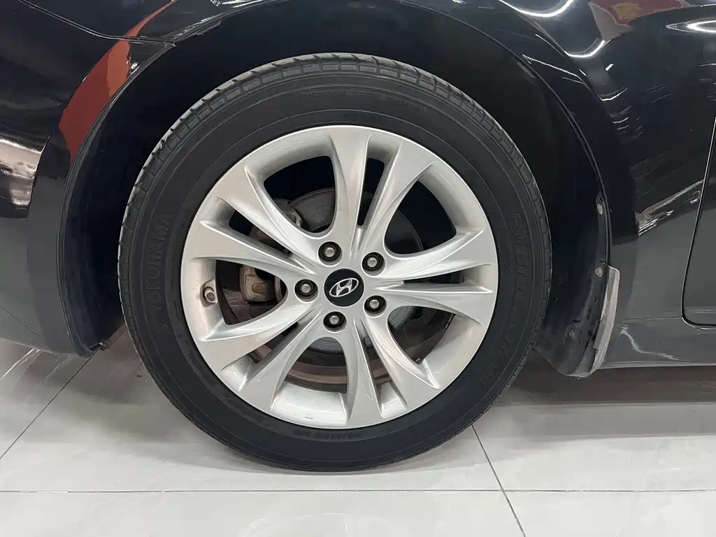 HYUNDAI SONATA 2012