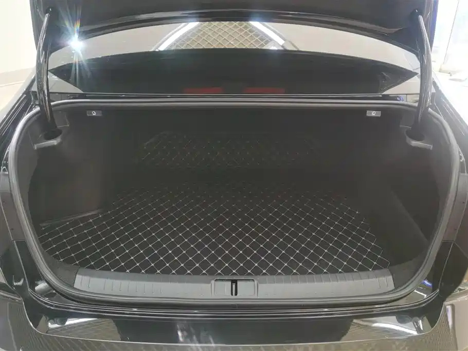 VOLKSWAGEN MAGOTAN 2022