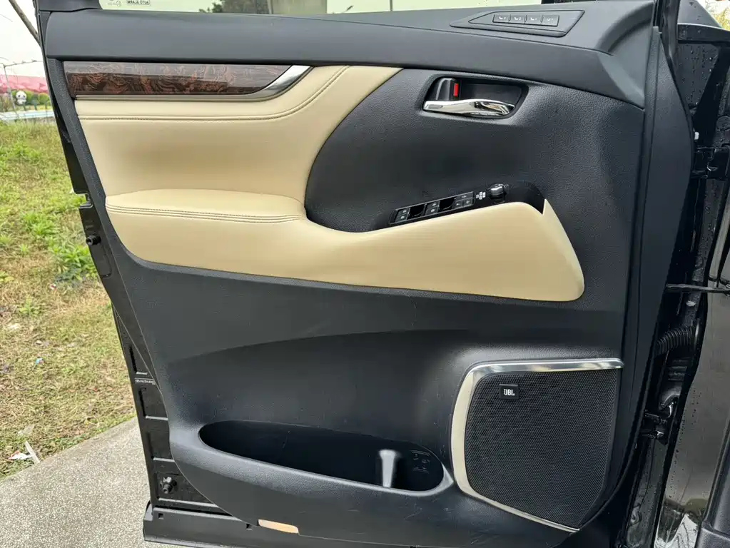 TOYOTA ALPHARD 2019