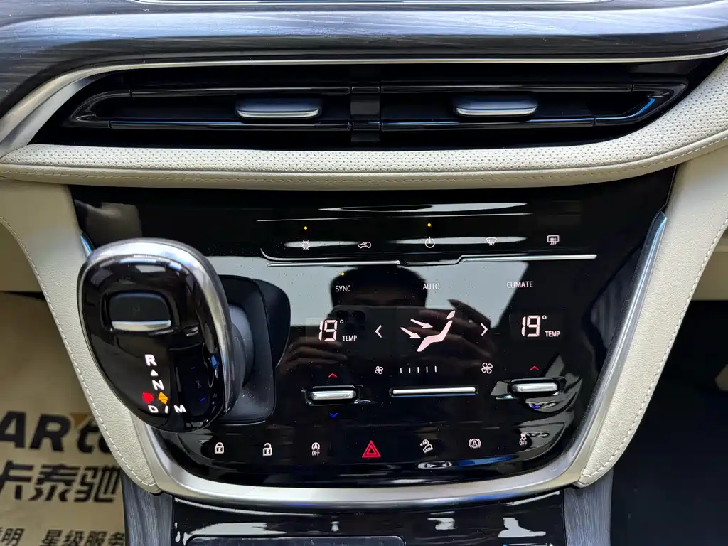 BUICK GL8 2023
