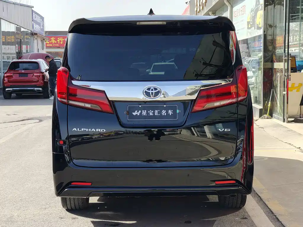 TOYOTA ALPHARD 2018