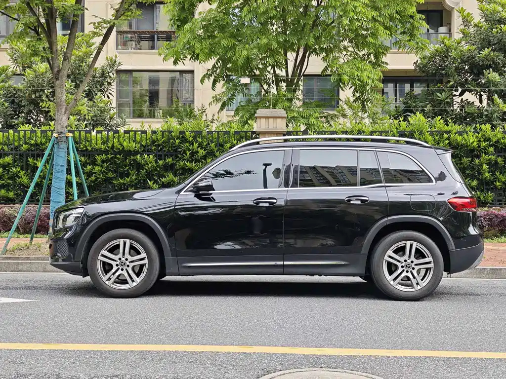 MERCEDES BENZ GLB 2021