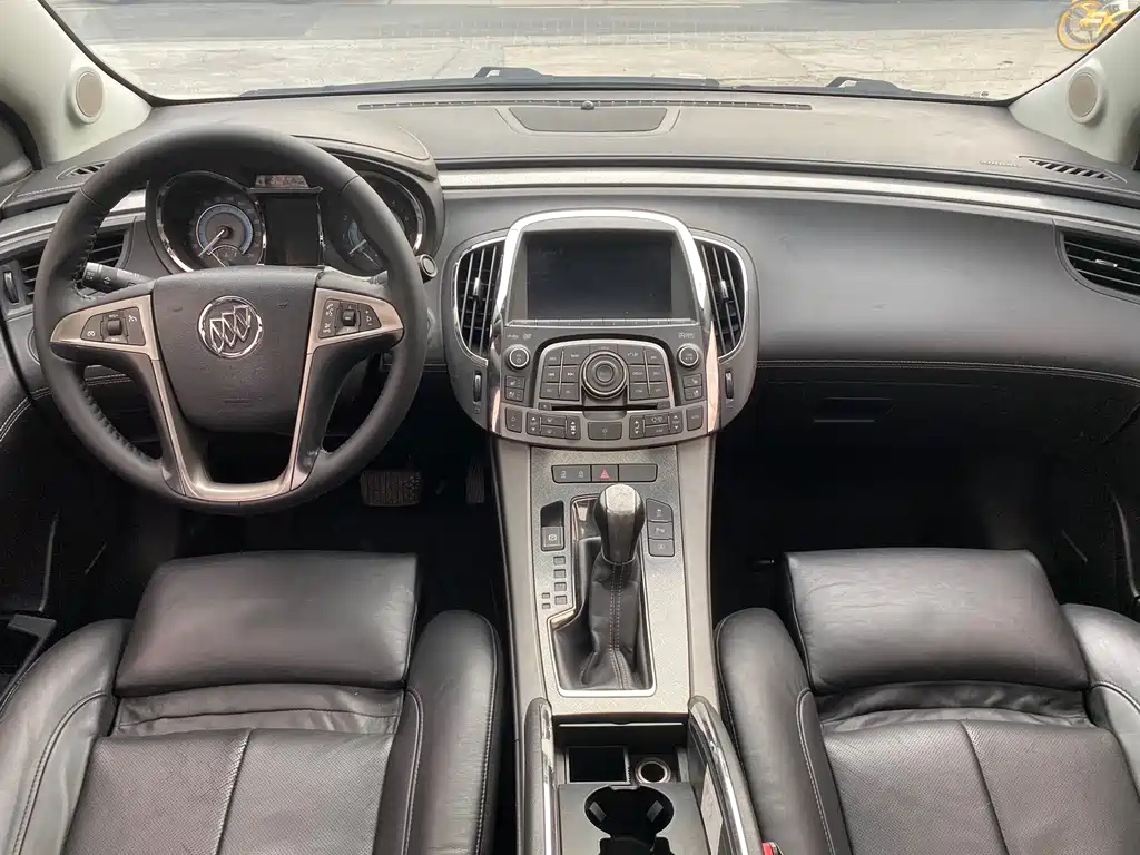 BUICK LACROSSE 2011