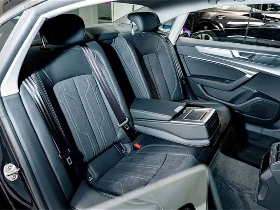 AUDI A7L 2024