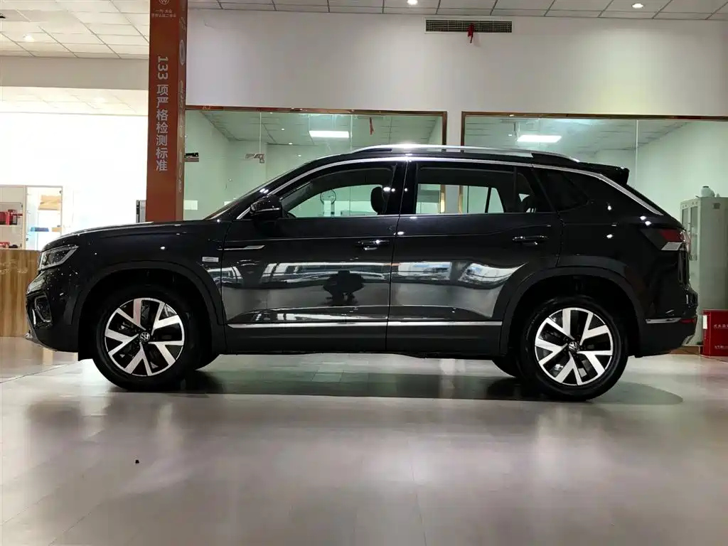 VOLKSWAGEN TAYRON 2023