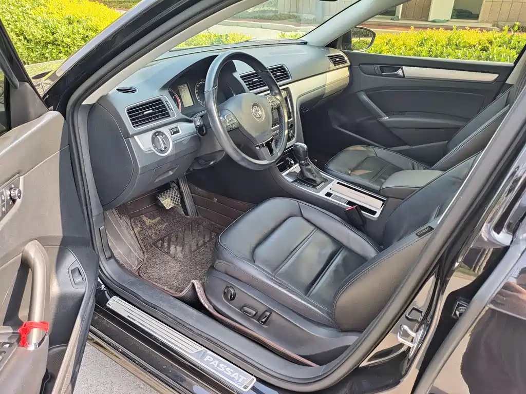 VOLKSWAGEN PASSAT 2015