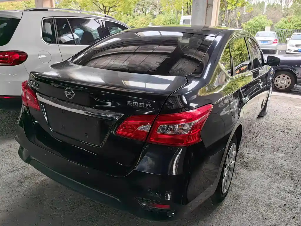 NISSAN SYLPHY 2020