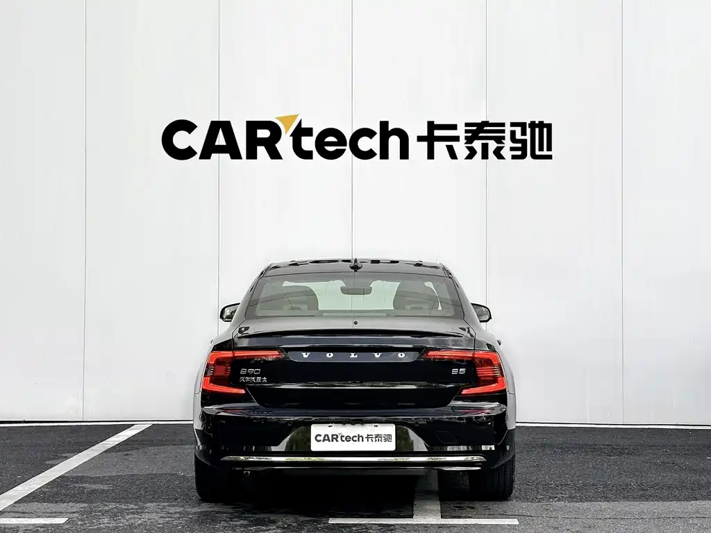 VOLVO S90 2024