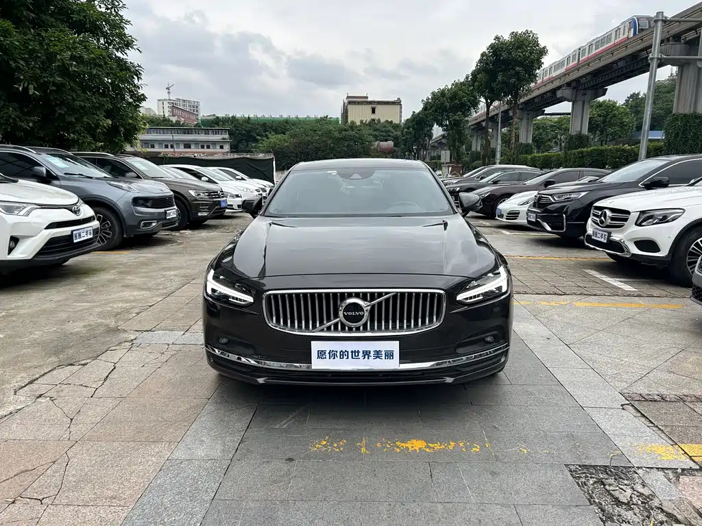 VOLVO S90 2021