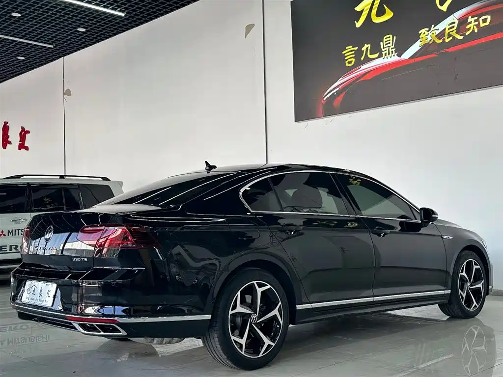 VOLKSWAGEN MAGOTAN 2023