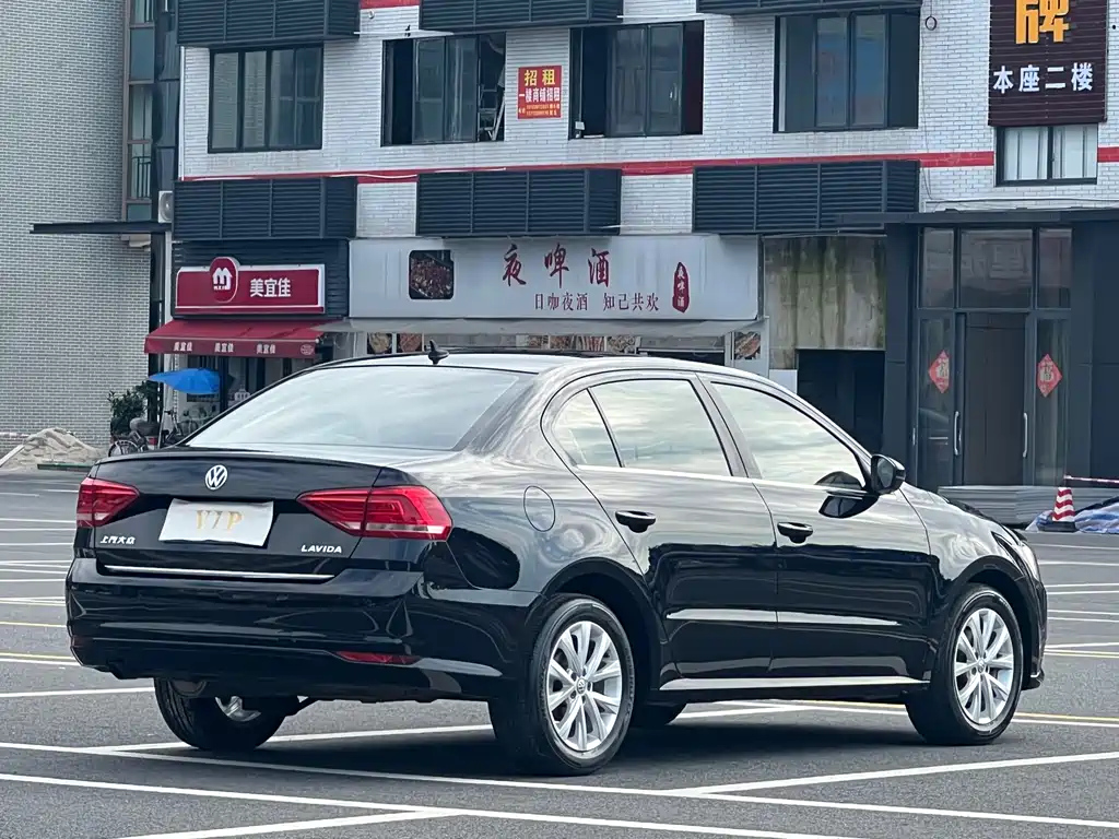 VOLKSWAGEN LAVIDA 2017
