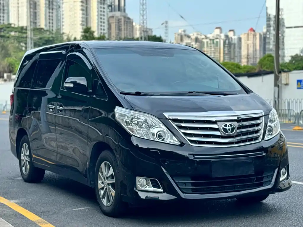 TOYOTA ALPHARD 2013