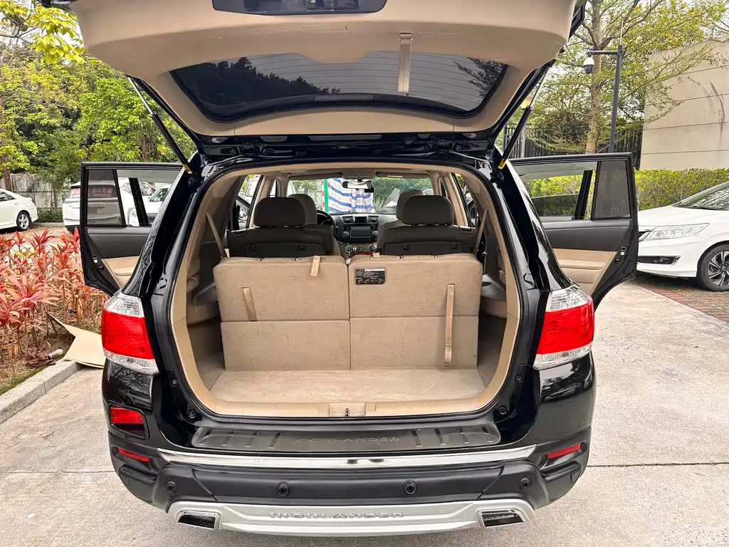 TOYOTA HIGHLANDER 2013