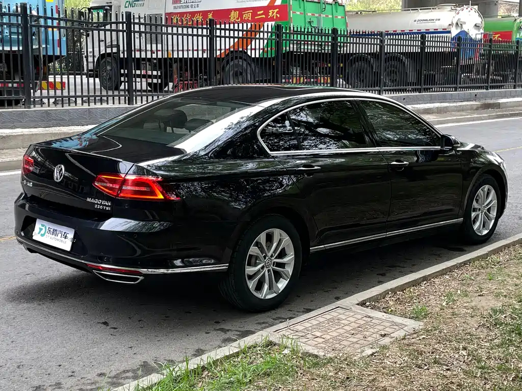 VOLKSWAGEN MAGOTAN 2018