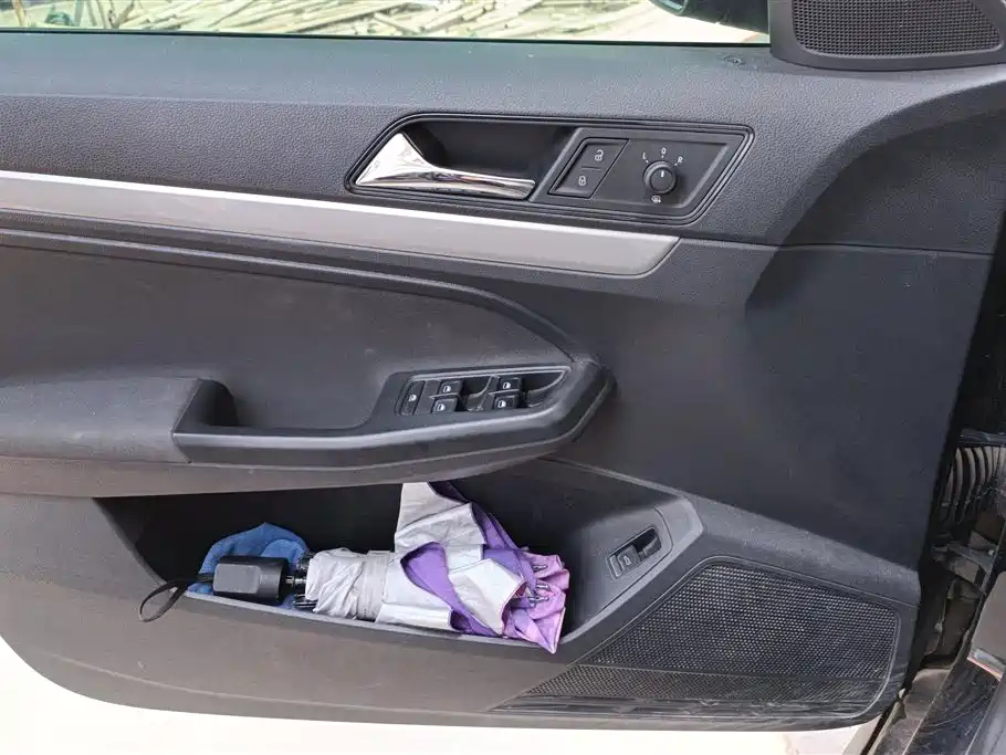 VOLKSWAGEN LAVIDA 2017