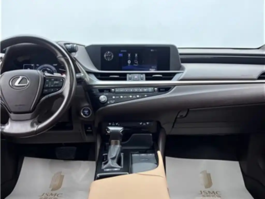 LEXUS ES 2021