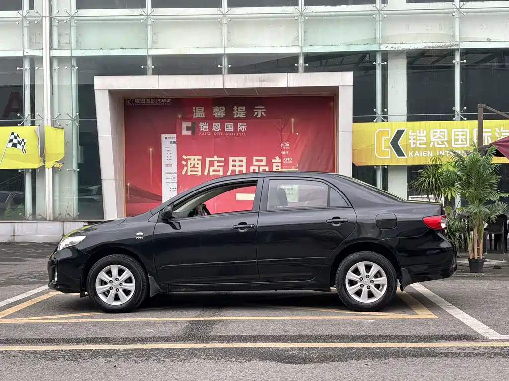 TOYOTA COROLLA 2011