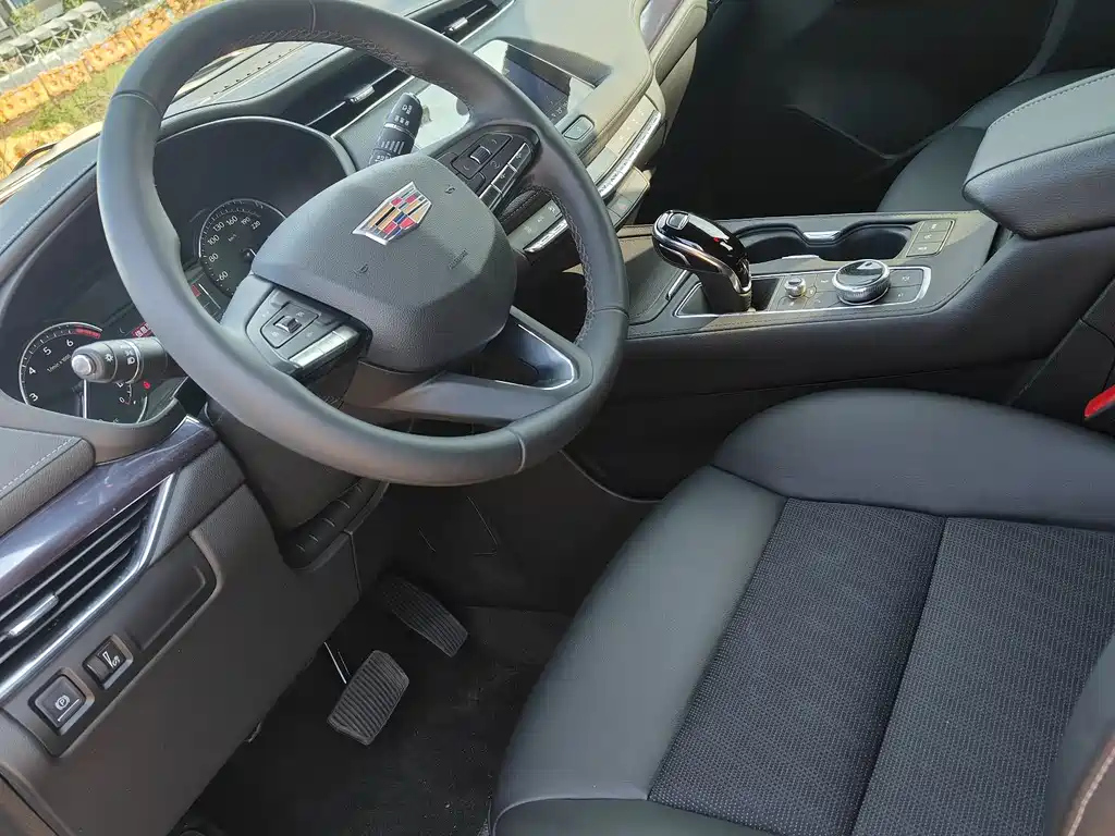 CADILLAC XT4 2023