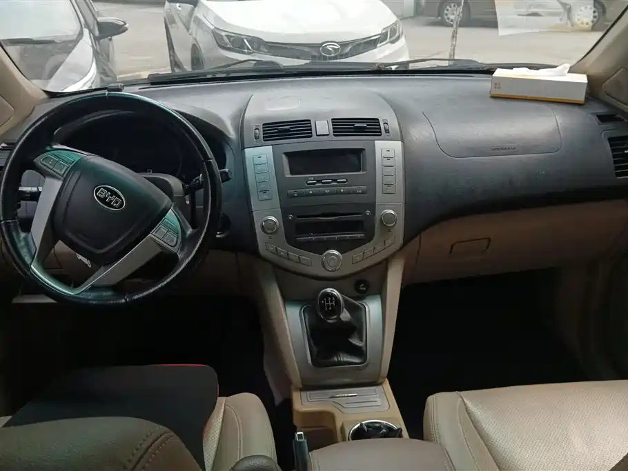 BYD S6 2013