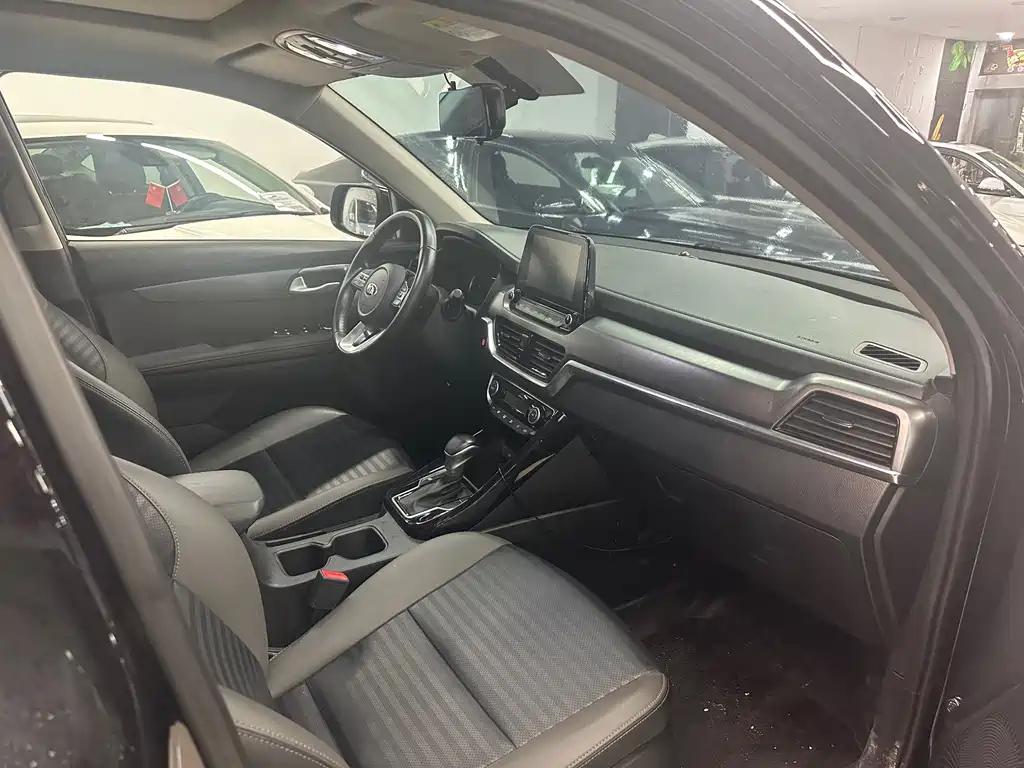 KIA SPORTAGE 2021