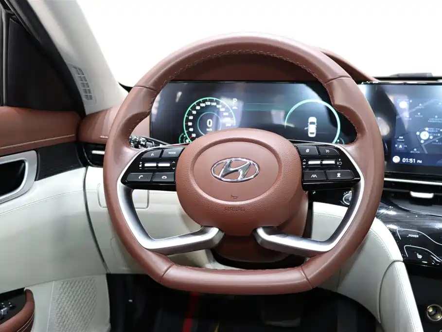 HYUNDAI MISTRA 2021